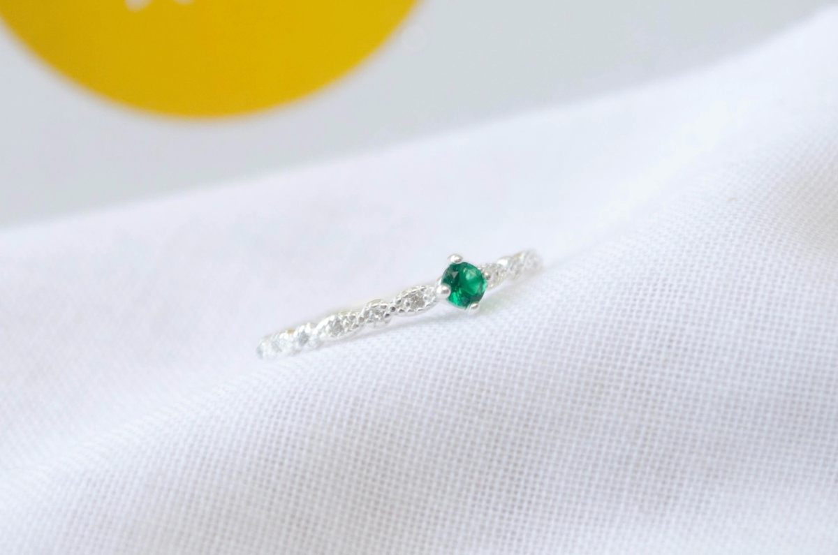 FF-0023 Sobre especial anillo cubic verde