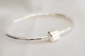 FF-0053 SOBRE Pulsera rígida simil Pand 