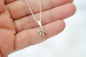 FF-0062 SOBRE Cadena 45 cm+ estrella multicolor