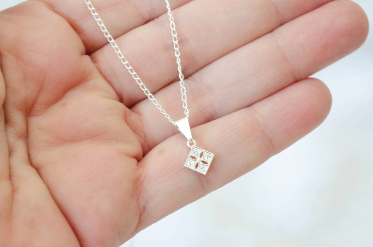 FF-0074 SOBRE Cadena 45 cm+ cuadrado micropave