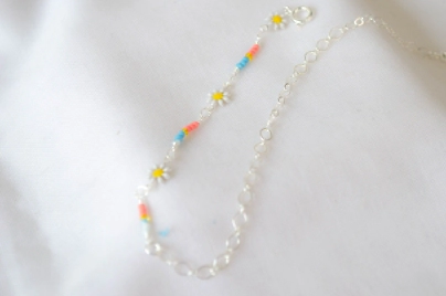 FF-0080 SOBRE Tobillera margaritas mostacillas colores