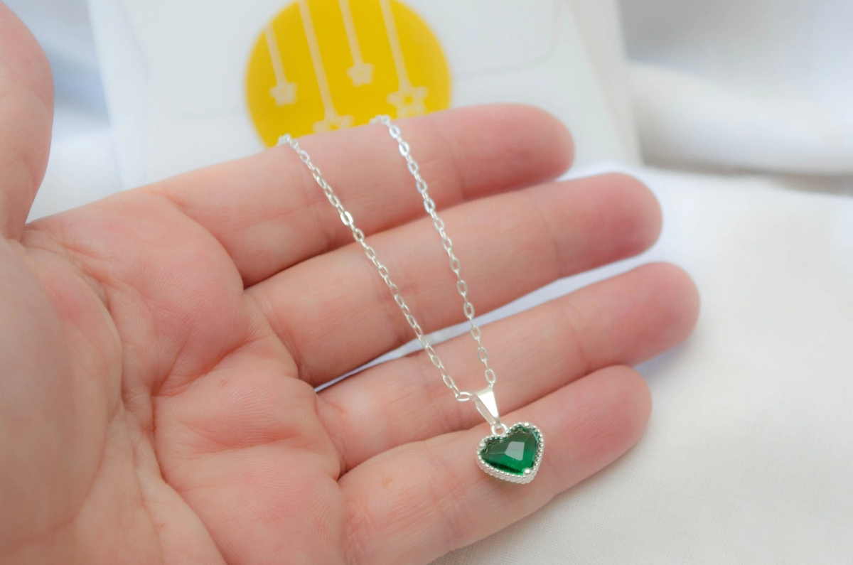 FF-0086 SOBRE cADENA +CORAZON  VERDE