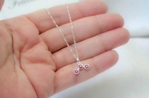 FF-0095 SOBRE cadena 40cm+ 3 circulos cubic rojo