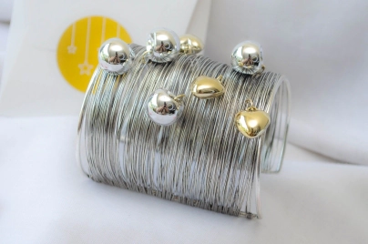 FF-0111 SOBRE pulseras PLATEADAS esclavas unicas dijes corazones cerezas