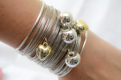 FF-0113 SOBRE pulseras PLATEADAS esclavas uniDas dijes corazones cerezas  