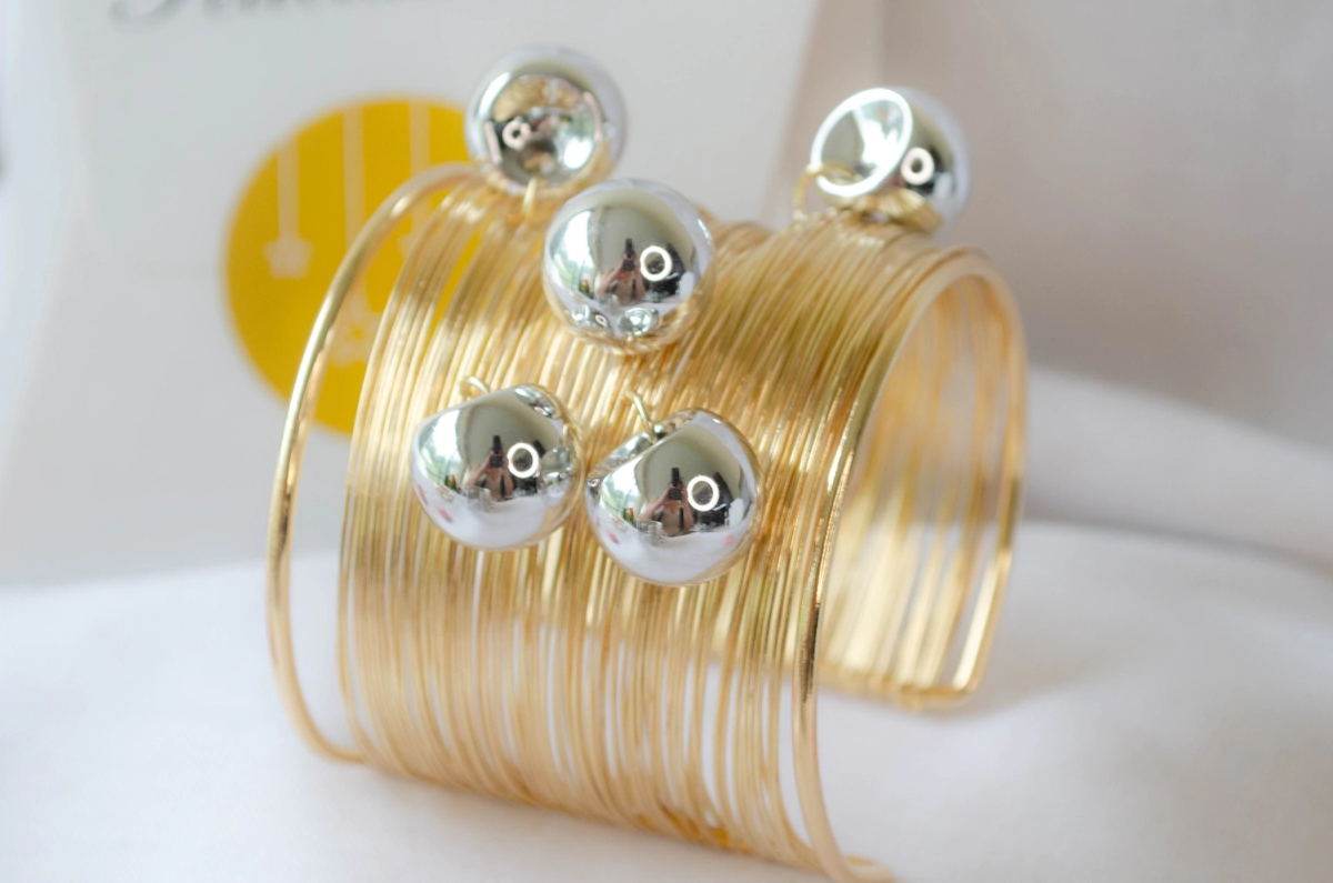 FF-0115 SOBRE pulseras DORADAS esclavas uniDas dijes CEREZAS PLATEADAS