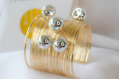 FF-0115 SOBRE pulseras DORADAS esclavas uniDas dijes CEREZAS PLATEADAS