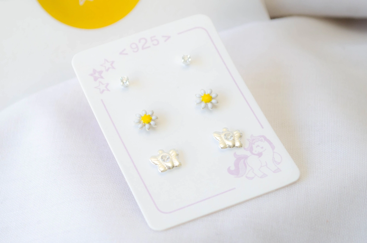 L-TRI0062 TRIO Aros mariposa +margarita esmalte+cubic peque