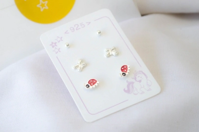 L-TRI0058 TRIO Aros mariposa+bolita+vaquita esmalte