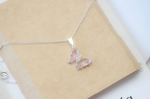 L-CA0305 SOBRE Cadena 40cm+mariposa ROSA