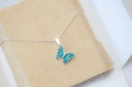L-CA0305 SOBRE Cadena 40cm+mariposa CELESTE
