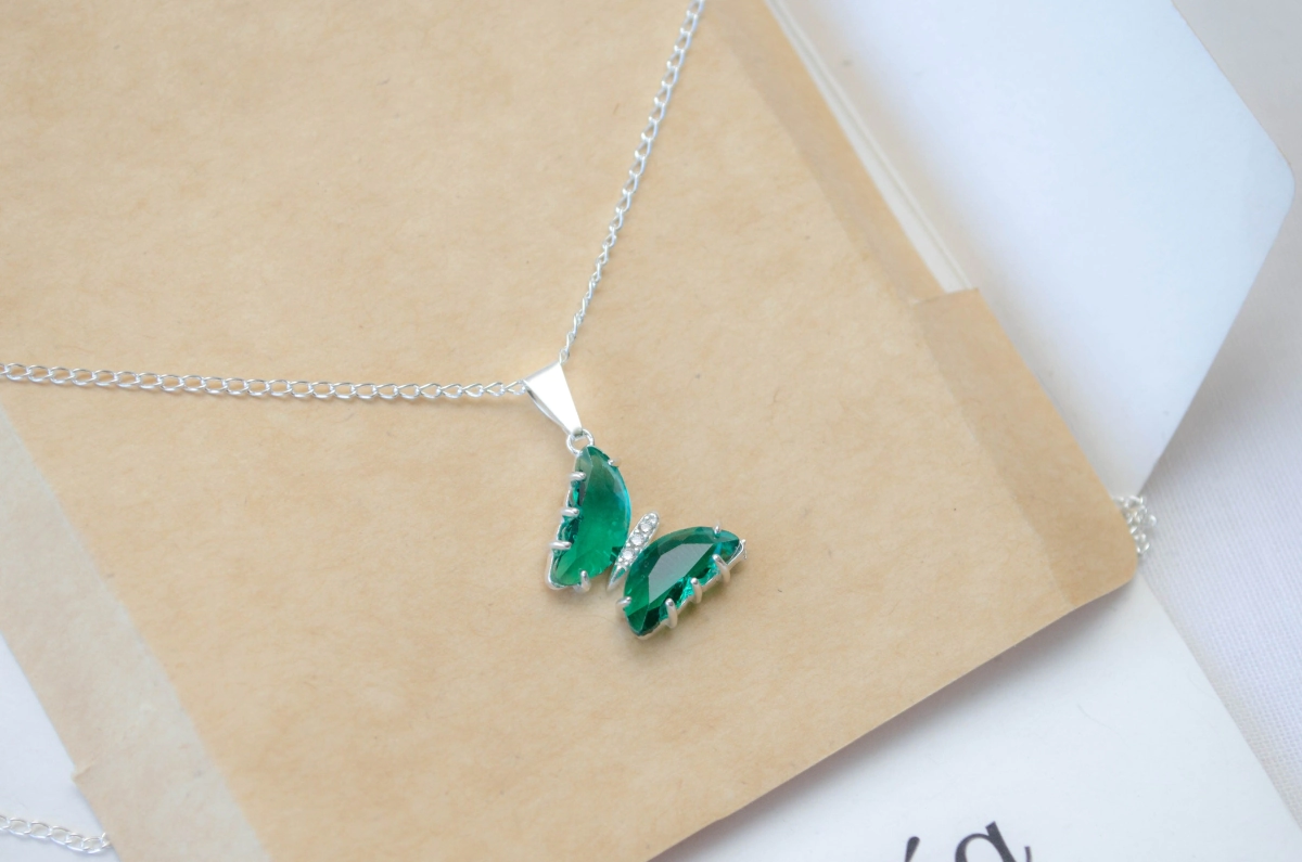 L-CA0305 SOBRE Cadena 40cm+mariposa VERDE