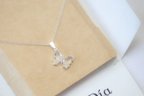 L-CA0305 SOBRE Cadena 40cm+mariposa TRANSPARENTE