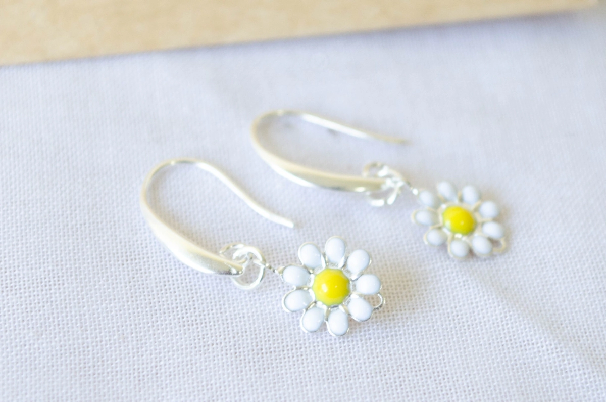 L-AR1054 Aros colgantes margaritas