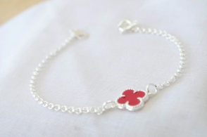 L-PU0157 Pulsera  con tr&eacute;bol ROJO