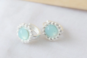 L-AR1063 Aros argollas flor perla CELESTE