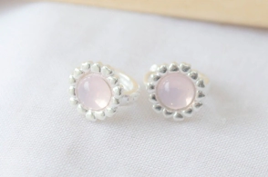 L-AR1063 Aros argollas flor perla ROSA