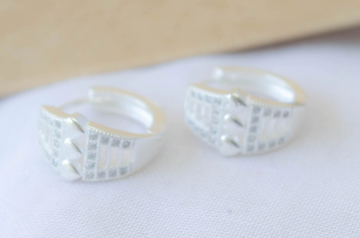 L-AR1070 Aros argollas 3 corazones cubicx