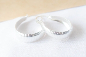 L-AR0210 Aros argollas lineas verticales 2cm