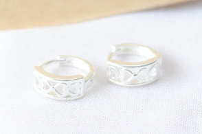 L-ARC0019  Aros cubanos calados corazones verticales