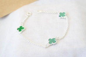 L-PU0172 Pulsera 3 treboles verde