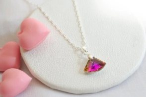 L-CA0104 Cadena triangulo cristal VIOLETA