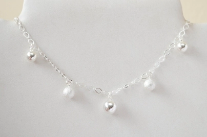 L-CA0362 Choker con 5 bolas