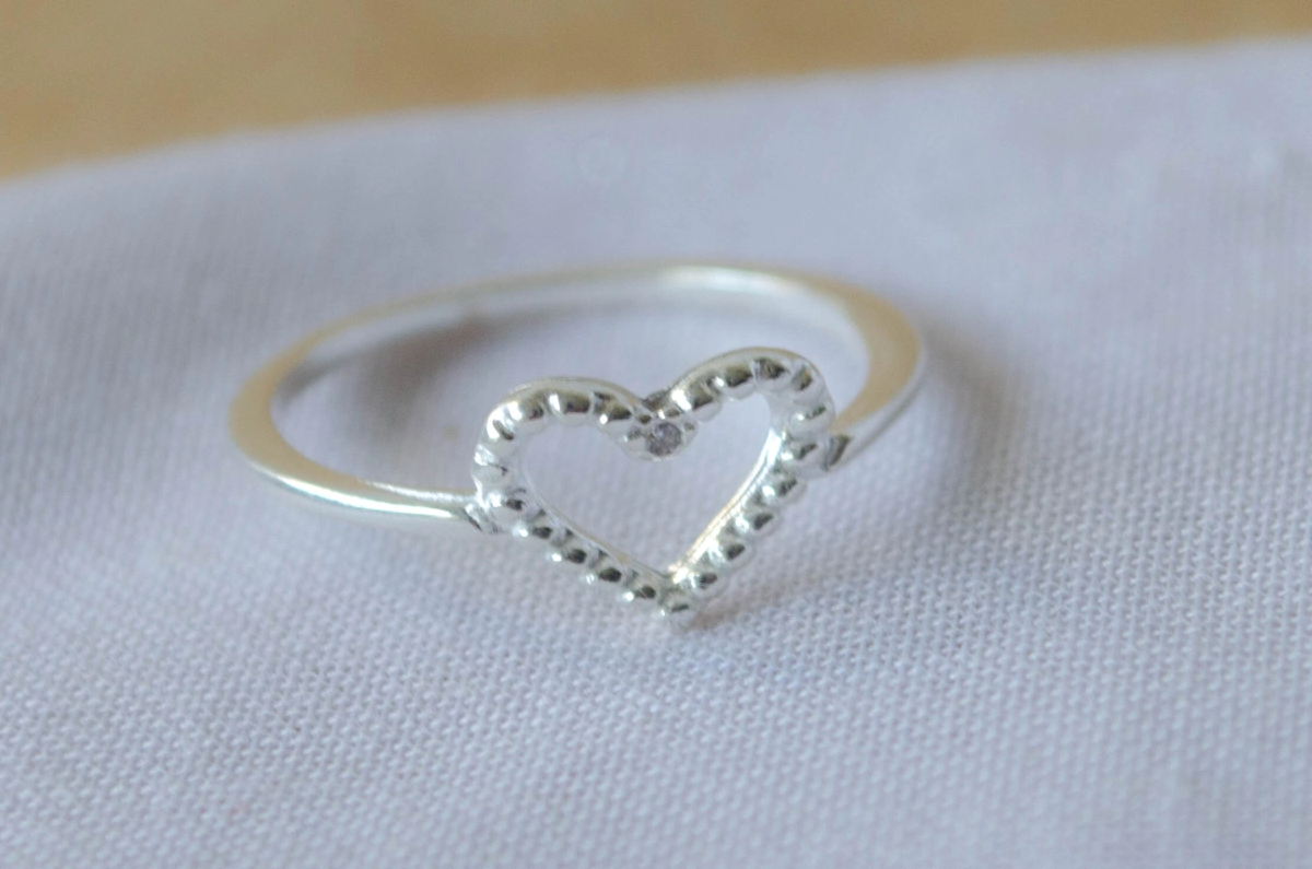 ANI0007 Anillo coraz�n torsado