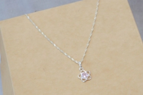 CA0001 Cadena 40+ flor cubic rosa