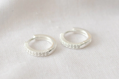 AR0009 Aros argollas huggies 1.3cm