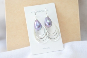 L-AR1188 Aros gotas colgantes perla gota tornasol