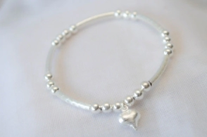 L-PU0165-A Pulsera elastizada tubos bolitas corazon arenado centro