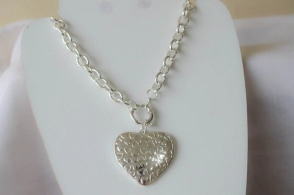 ABC0006 Cadena Tiffany con coraz&oacute;n cierre marinero 50cm