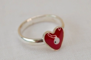 ABAN0003 Anillo corazon cubic resina ROJO