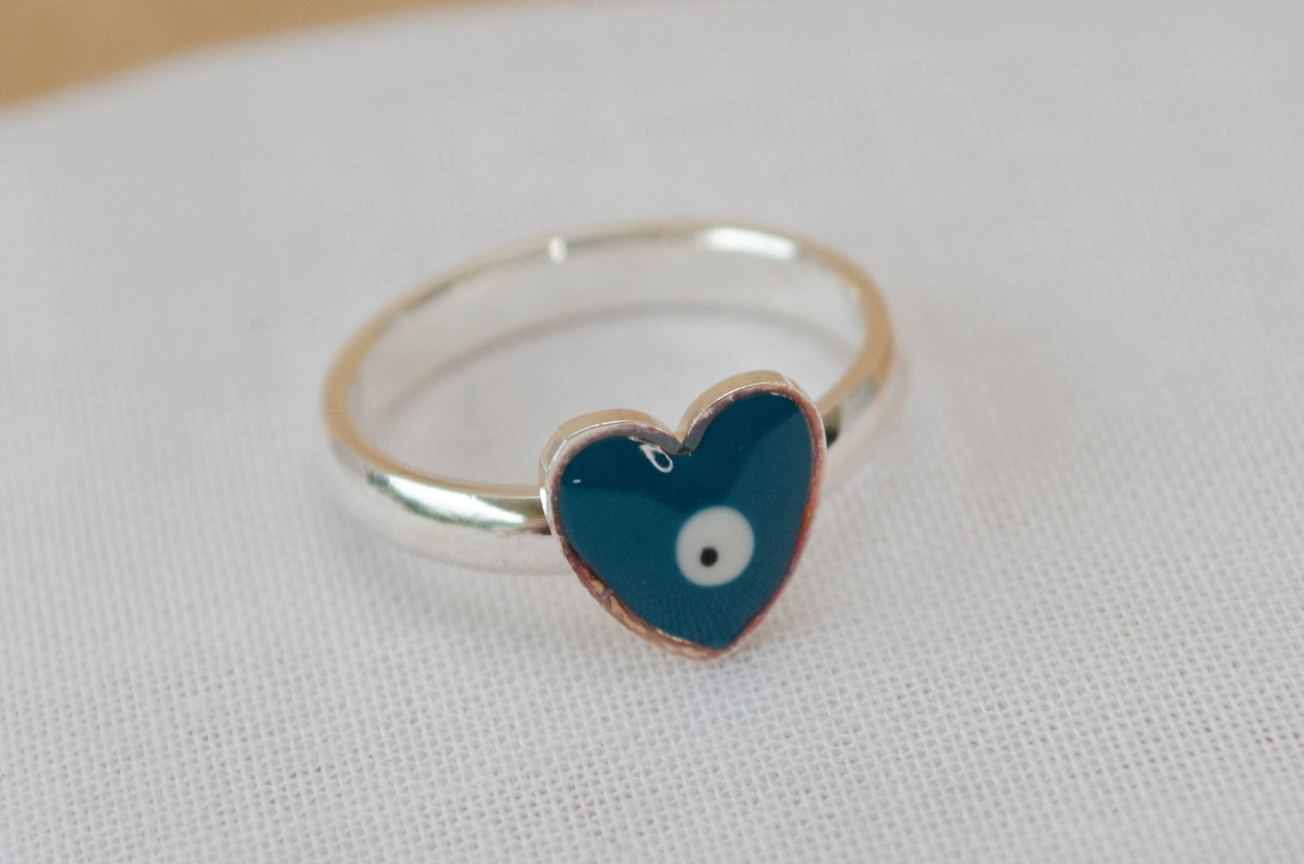 ABAN0003 Anillo corazon cubic resina VERDE