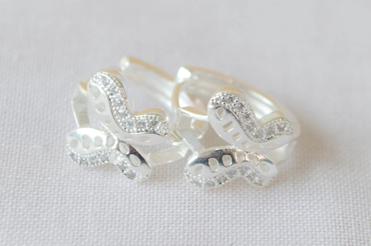 L-ARB0012 Huggies mariposa  brillos 1.5cm 