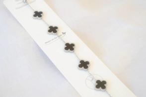 AQP0001 Pulsera 5 trebol NEGRO