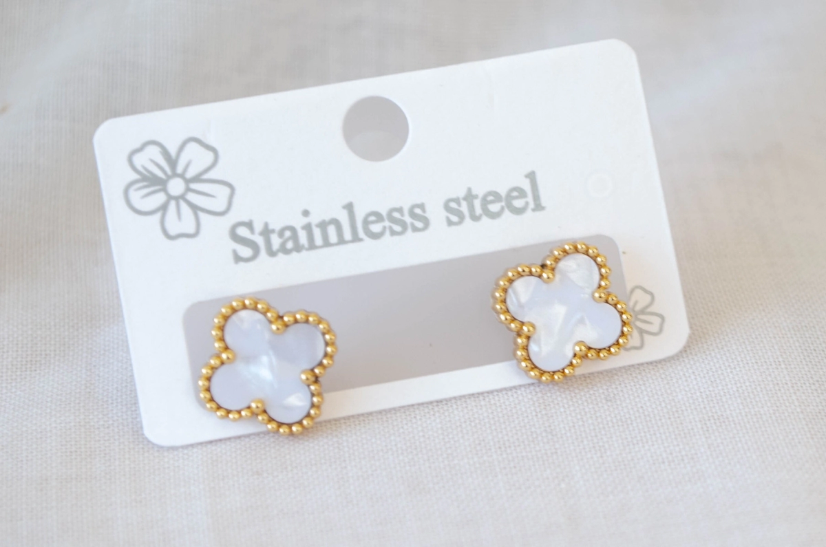 ADA0001 Aros flor TREBOL BLANCO