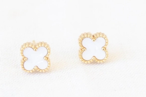ADA0002 Aros flor TREBOL chico BCO