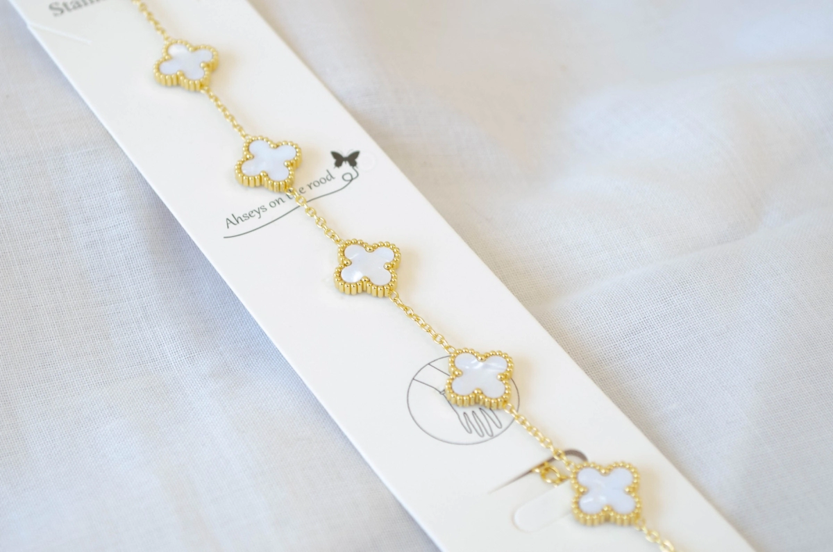ADP0002 Pulsera 5 trebol BLANCA