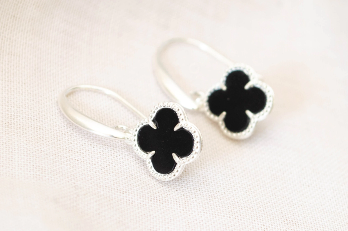 L-AR1195 Aros colgantes flor trebol NEGRO