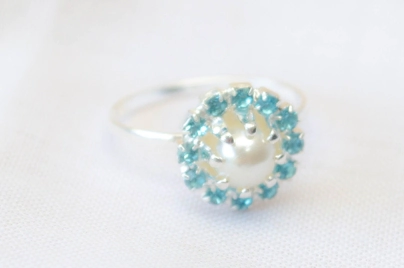 L-AN0180 Anillo flor cubics PERLA