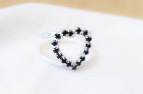 L-AN0177 Anillo coraz&oacute;n cubics NEGRO