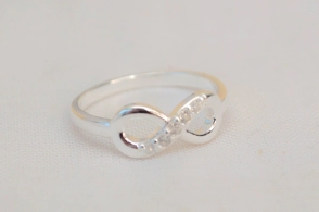 L-AN0185 anillo infinito cubics