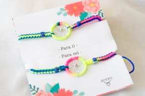 AMI0012 Packx2 pulseras tejidas ATRAPA SUE&Ntilde;OS bolita