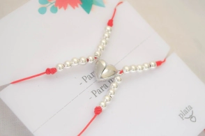 AMI0019 Setx2 pulseras hilo bolitas coraz&oacute;n imantado ROJO