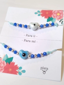 AMI0036 Setx2 pulseras hilo chino celeste CORAZON cer&aacute;mica azul y celeste bolitas azul 