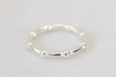 ABAN0018 Anillo tubo bolita