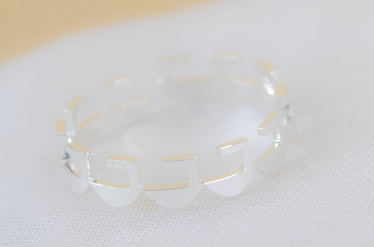 ABAN0031 Anillo forma tipo j