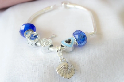 ABP0024 Pulsera tipo pandora dijes AZUL